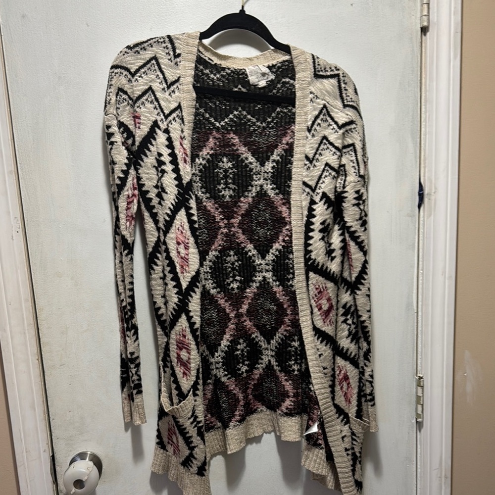 Hippie rose Patterned‎ Black and Cream Women's Sweater small